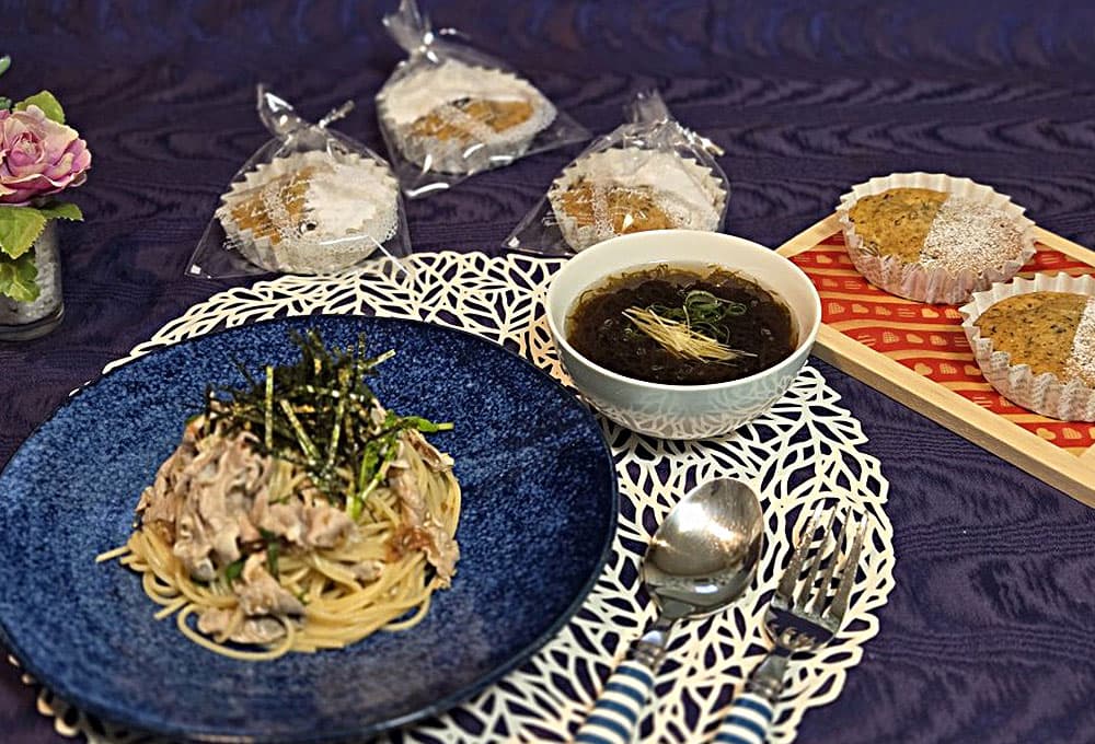 プチガトーと季節の料理